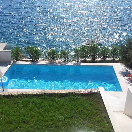 Apartments Niana With Heated Seawater Swimingpool Donji Okrug  Exteriör bild