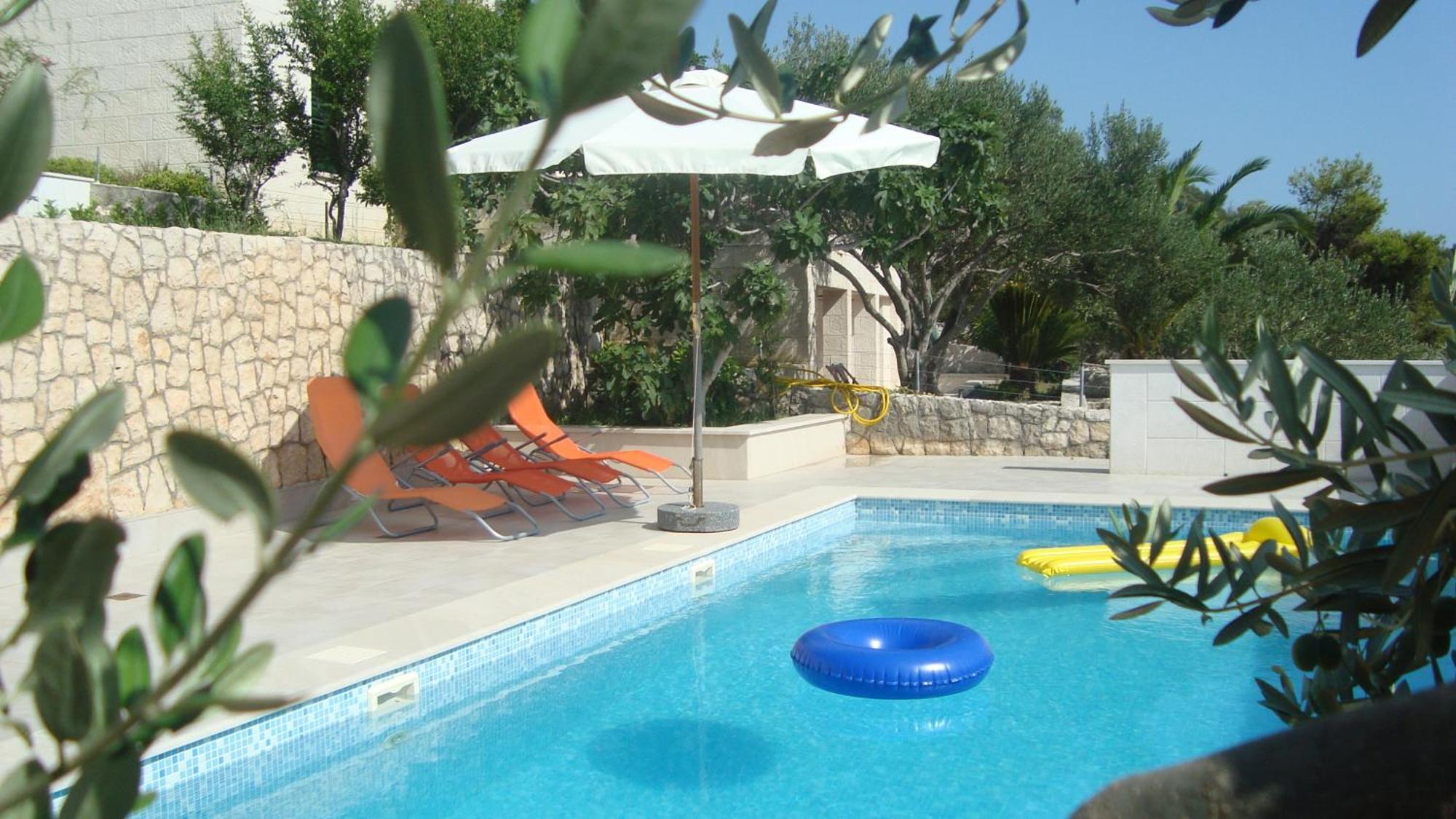 Apartments Niana With Heated Seawater Swimingpool Donji Okrug  Exteriör bild