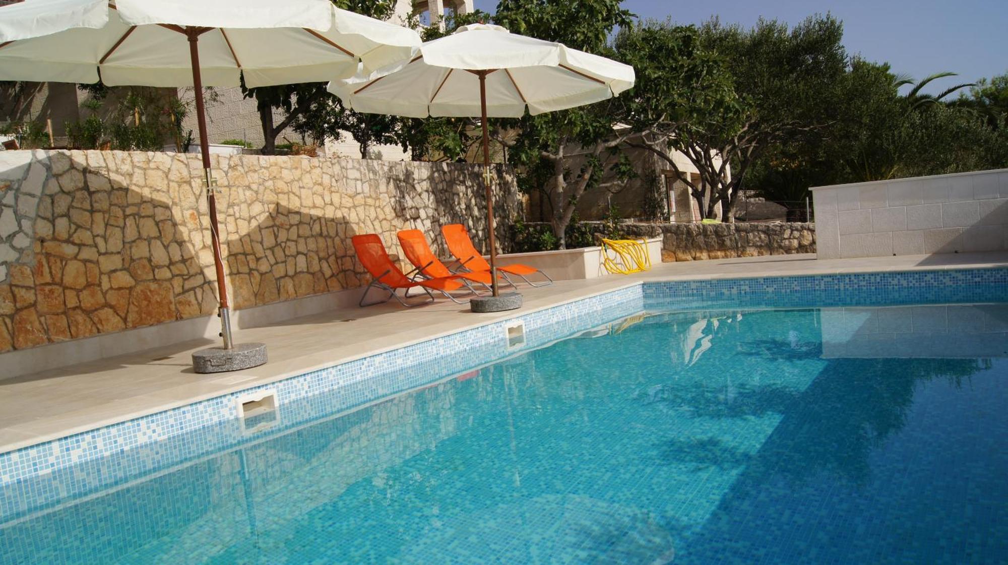 Apartments Niana With Heated Seawater Swimingpool Donji Okrug  Exteriör bild