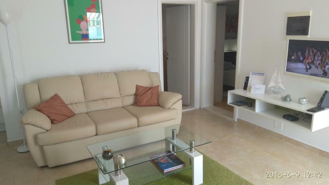 Apartments Niana With Heated Seawater Swimingpool Donji Okrug  Exteriör bild