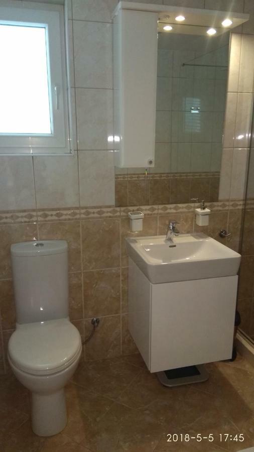 Apartments Niana With Heated Seawater Swimingpool Donji Okrug  Exteriör bild