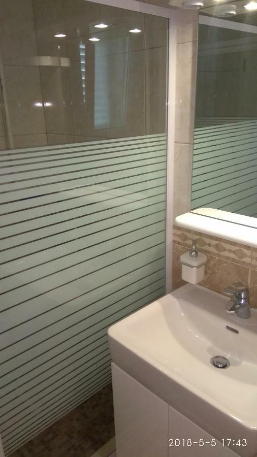 Apartments Niana With Heated Seawater Swimingpool Donji Okrug  Exteriör bild