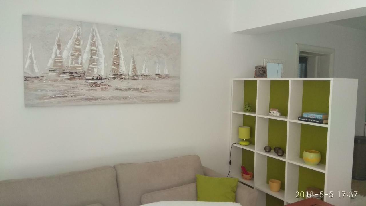 Apartments Niana With Heated Seawater Swimingpool Donji Okrug  Exteriör bild